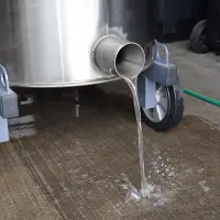Maxvac Benzinbetriebener Sauger 7000-VU3 Petrovac, 200 L Fassungsvermögen, 210 mBar Absaugung